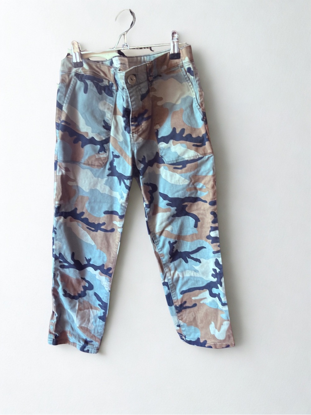 Sanctuary Women’s Camo Cropped Pants - Green & Brown Camo